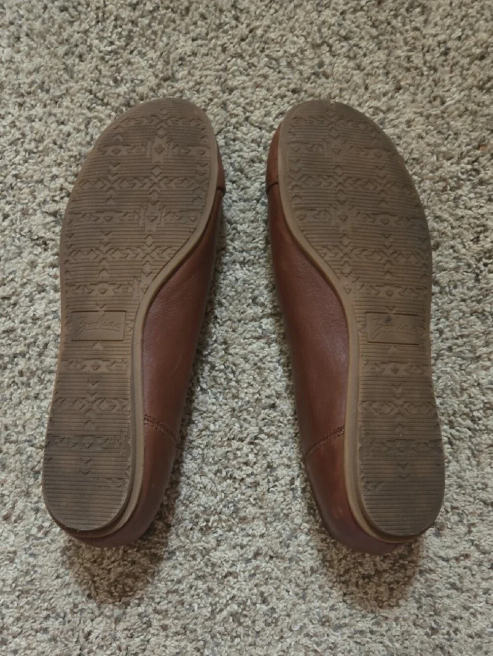 Zodiac Women's Cognac Leather Ballet Flats with Knot Accent- Used